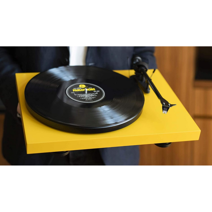 Pro-Ject Audio Debut Carbon 2M High Gloss Yellow