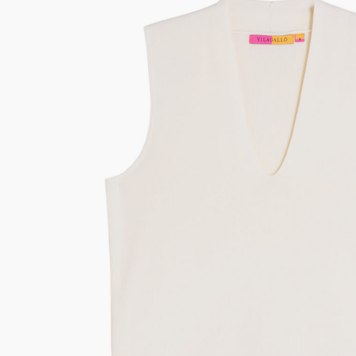 Vilagallo Raw Knit Top With V-neck