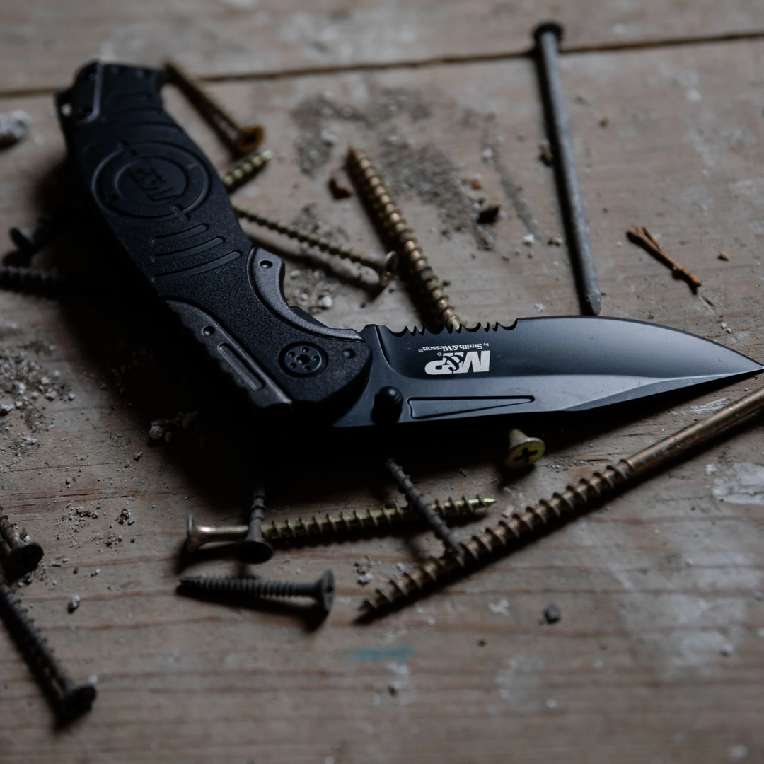 Smith &amp; Wesson M&amp;P Drop Point Folding Knife