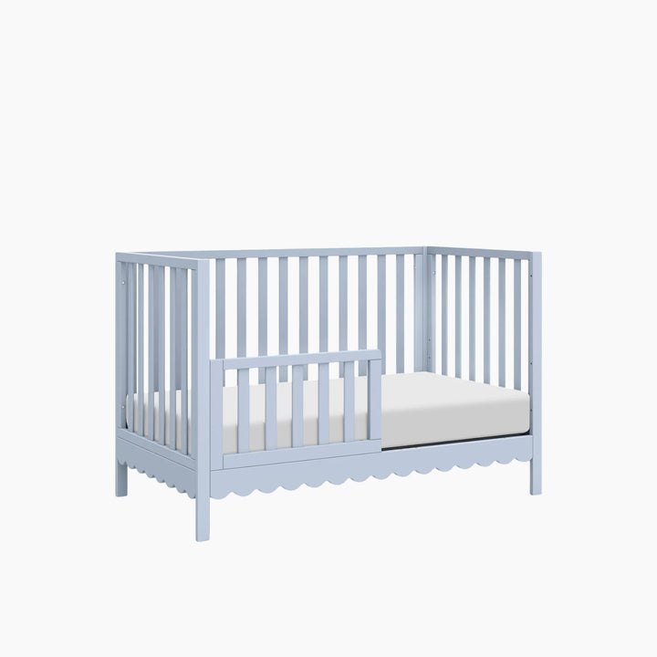 Davinci Sammy Scallop 4-in-1 Convertible Crib with scallop detailing