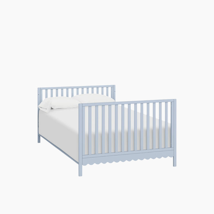 Davinci Sammy Scallop 4-in-1 Convertible Crib with scallop detailing