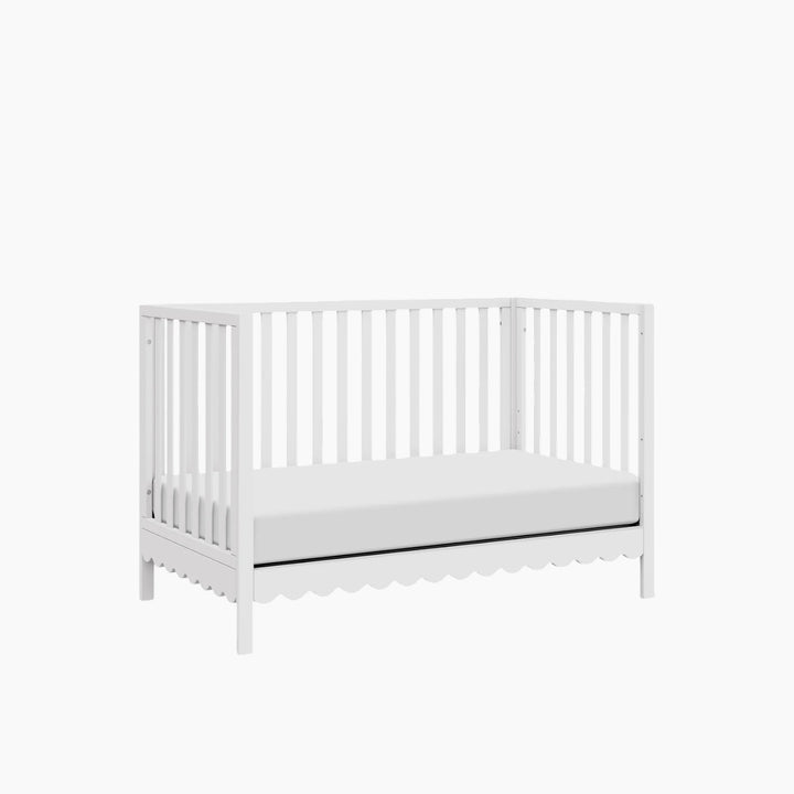 Davinci Sammy Scallop 4-in-1 Convertible Crib with scallop detailing
