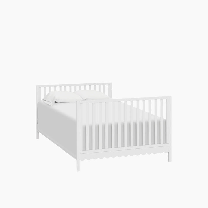 Davinci Sammy Scallop 4-in-1 Convertible Crib with scallop detailing