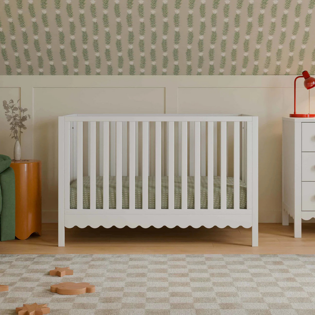 Davinci Sammy Scallop 4-in-1 Convertible Crib with scallop detailing