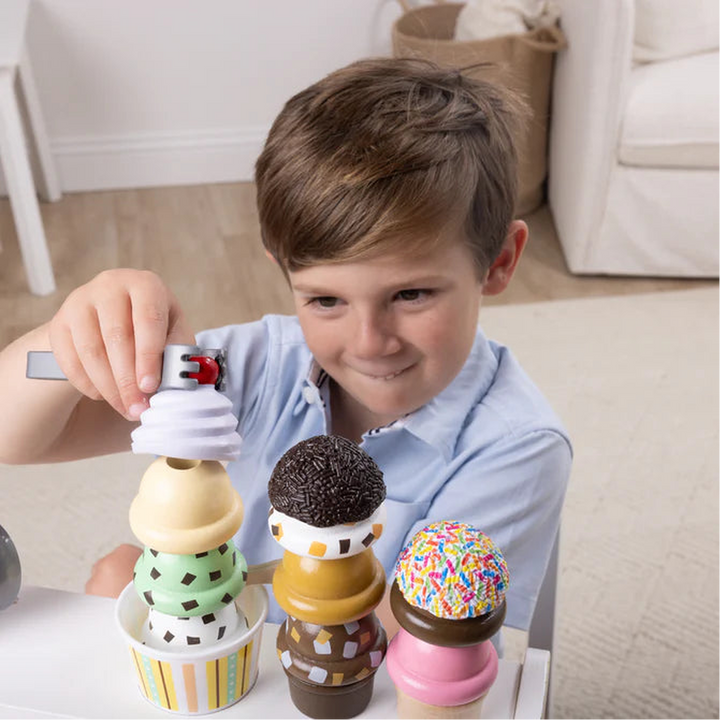 Melissa &amp; Doug Scoop &amp; Serve Ice Cream Counter