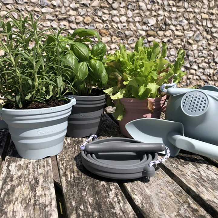 Scrunch Seedling Pot &amp; Trowel - 2 Pieces