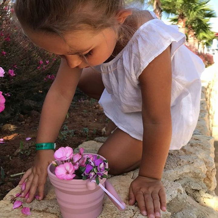 Scrunch Seedling Pot &amp; Trowel - 2 Pieces
