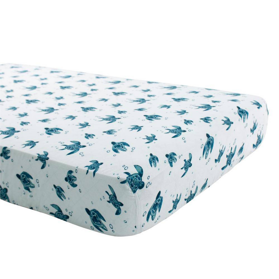 Bebe AU Lait sea turtles muslin crib sheet