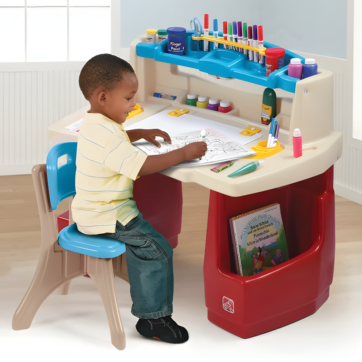 Step 2 Deluxe Art Master Desk
