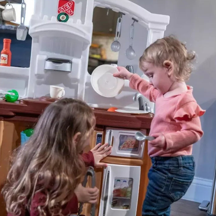 Step2 Fun With Friends Kitchen Set