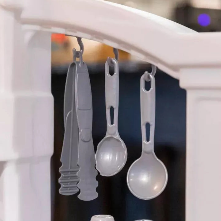 Step2 Fun With Friends Kitchen Set