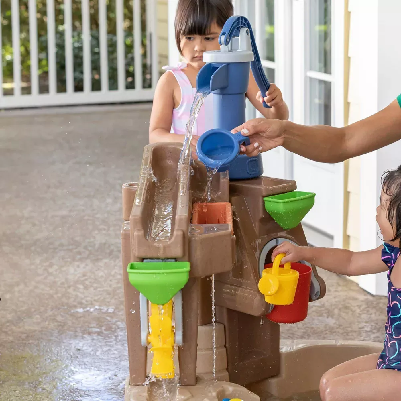 Step 2 Pump And Splash Discovery Pond - Brown Step 2 Pump And Splash Discovery Pond - Brown
