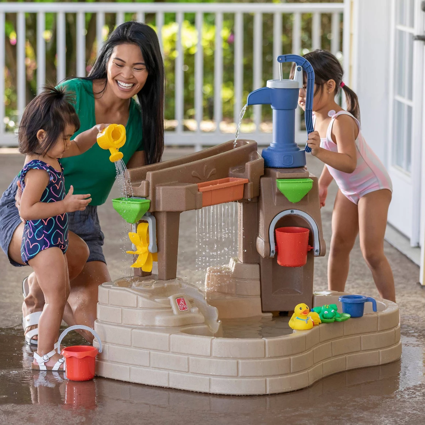 Step 2 Pump And Splash Discovery Pond - Brown Step 2 Pump And Splash Discovery Pond - Brown