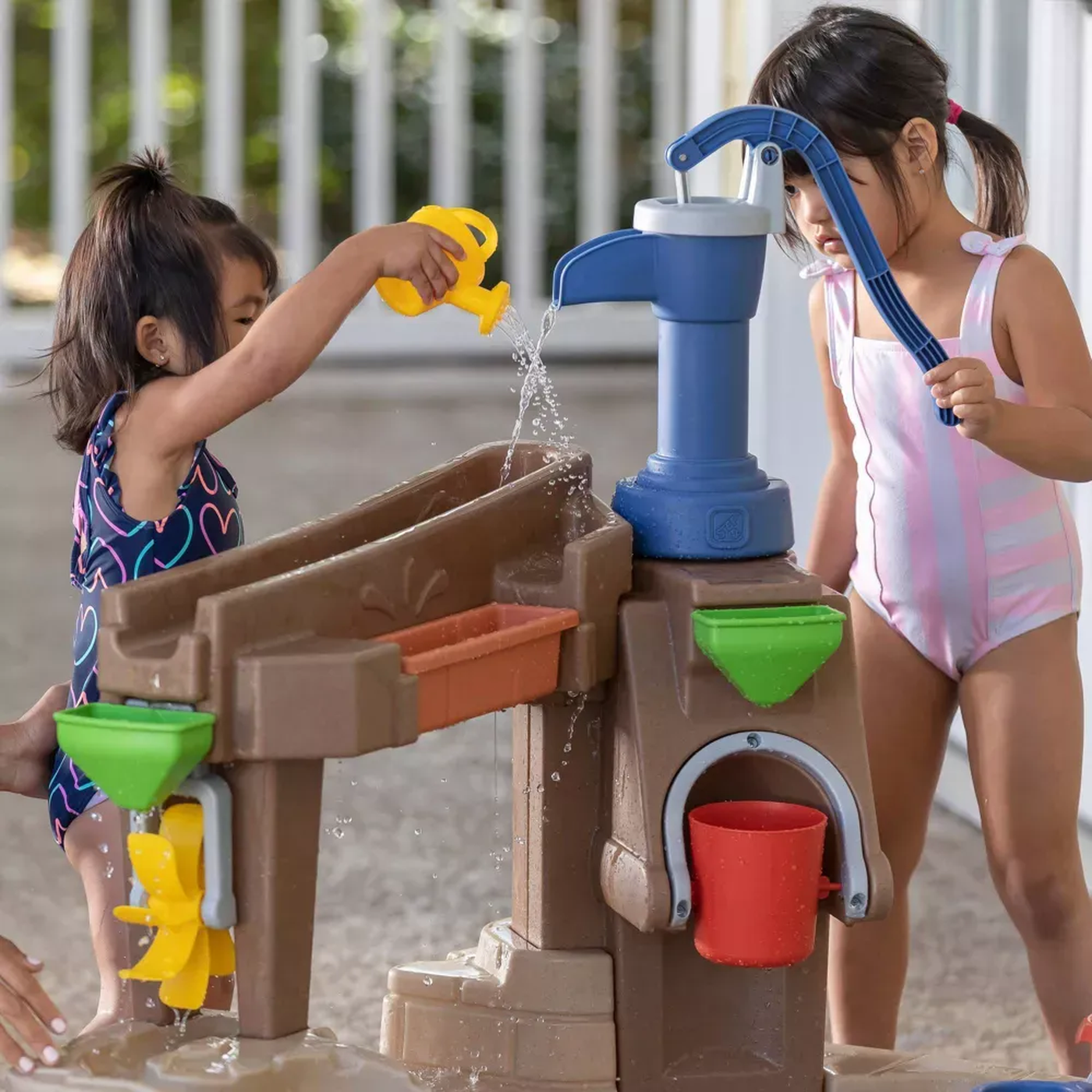 Step 2 Pump And Splash Discovery Pond - Brown Step 2 Pump And Splash Discovery Pond - Brown