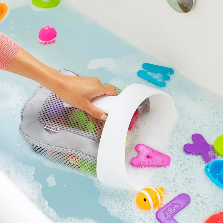 Munchkin Super Scoop baby bath toy organiser with Push-Lock suction cup