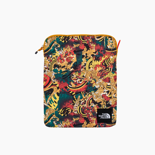 لاب توب ذا نورث فيس فلاي ويت 13 بنقشة جلد النمر الأصفر