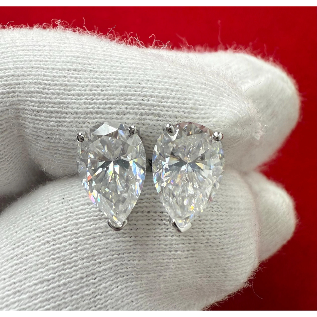 Illumine Gold The Luna Pear Studs Earrings