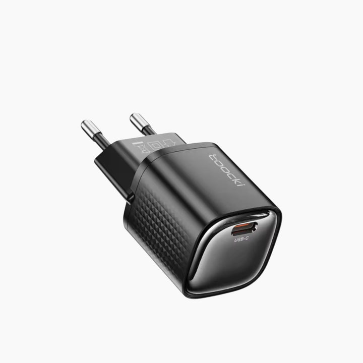 Toocki Type-C fast charging adapter in black