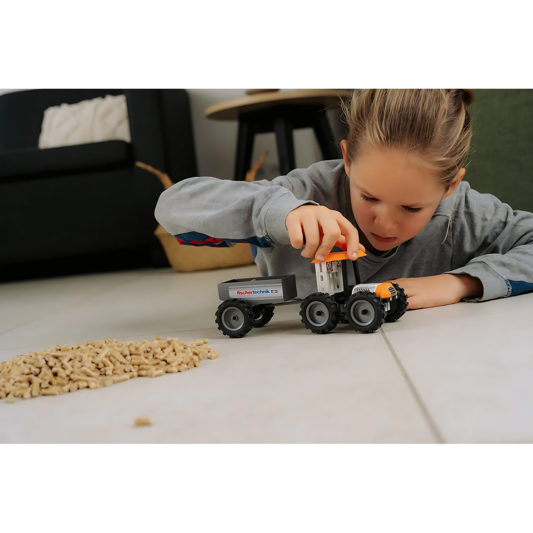 fischertechnik tractor toy for construction site play