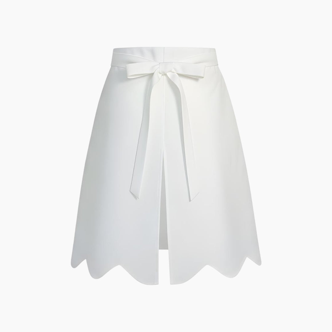 Nuvia Traditional White Scalloped Apron