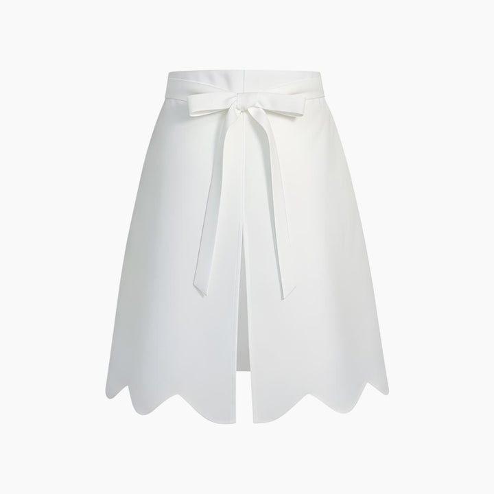 Nuvia Traditional White Scalloped Apron