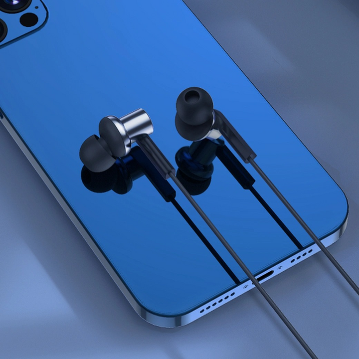 WiWU wired 3.5mm jack earphones with sensitive microphone