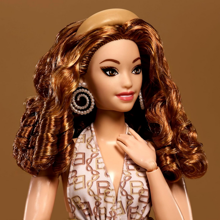 YouCreateBarbieBasics_WhiteAndCurvy__4_framed - HUNA