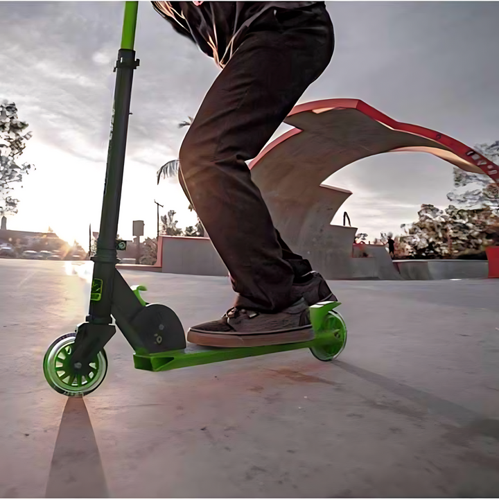 Yvolution Green Self-Propelled Vector 2020