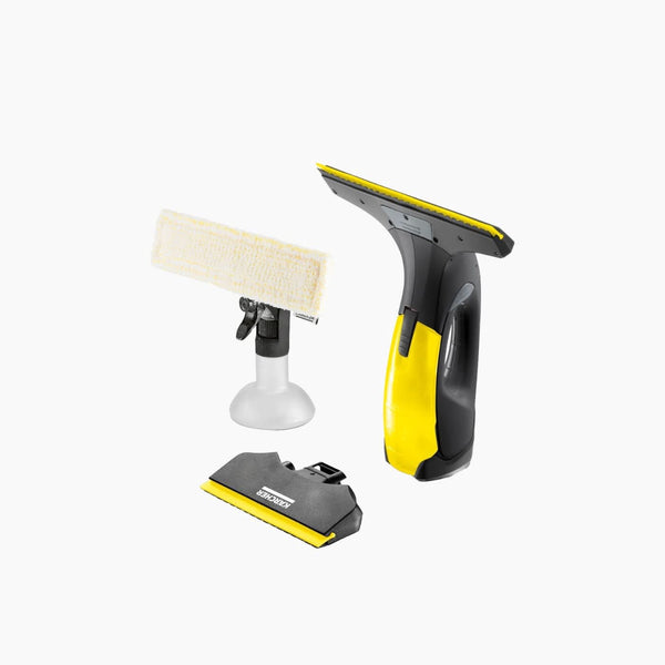 تنظيف النوافذ باستخدام فرشاة وشفرتين ممسحة