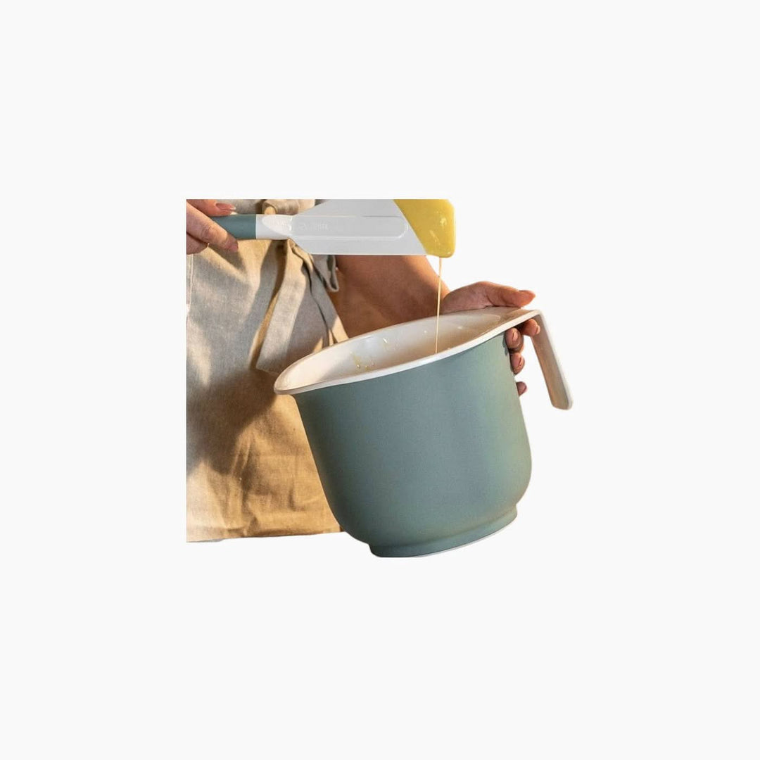 Guzzini 3-liter sage green mixing bowl with pouring spout