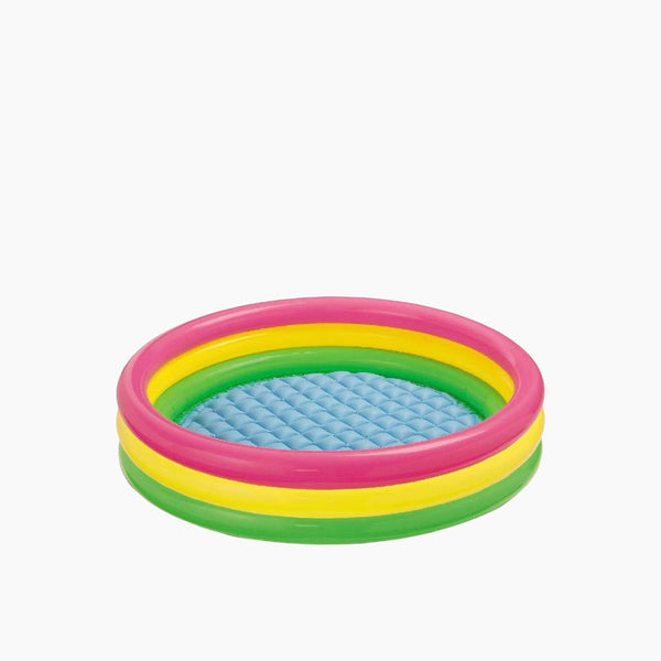 مسبح غروب الشمس المتوهج